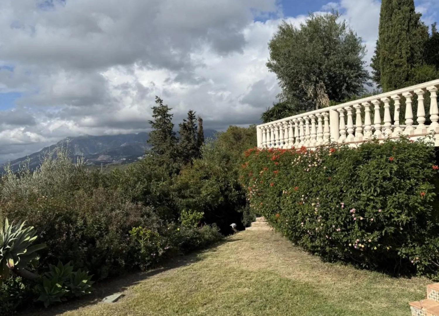 Grand Villa! With Golf & Sea View!! Marbella Vila
