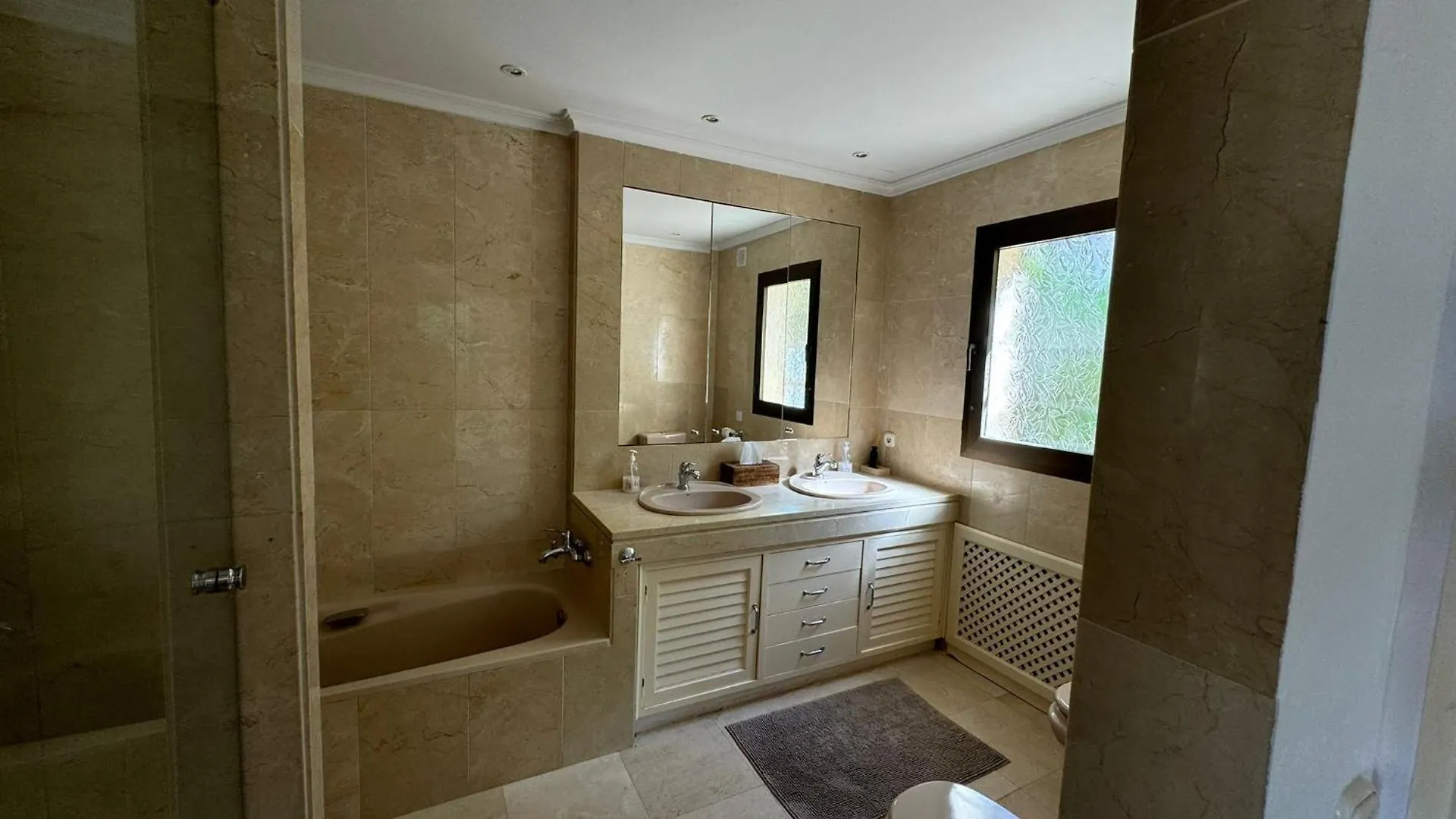 Grand Villa! With Golf & Sea View!! Marbella 0*,